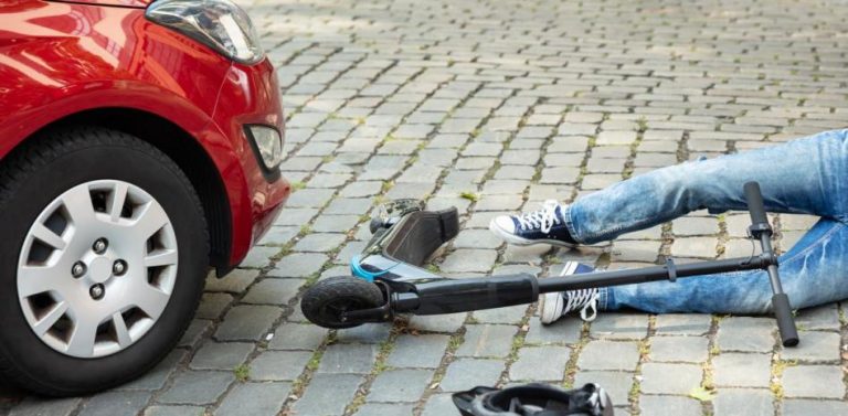 Una razón de 30.000 euros para tener un seguro en tu patinete eléctrico