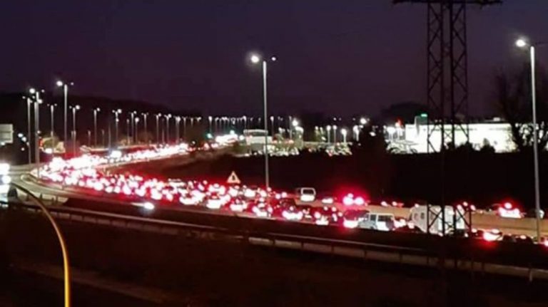 Las ciudades en las que más horas pasan en el coche… atascados