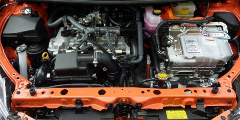Cuánto dura la batería de un coche y cómo cambiarla