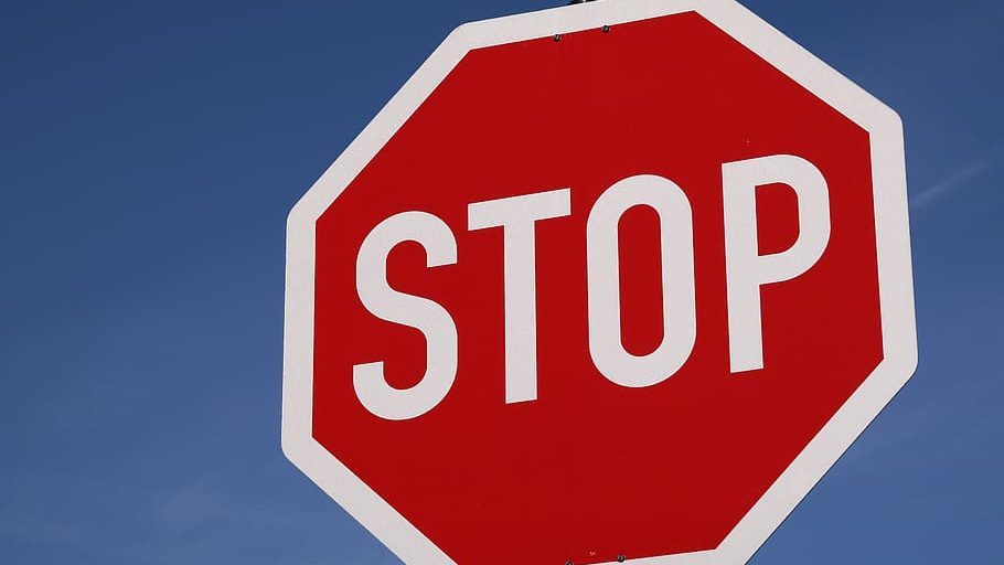 Multa por evadir el Stop