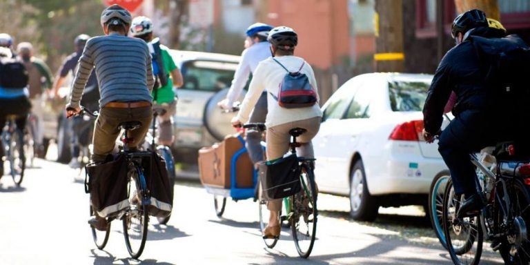 Si te apasiona ir en bicicleta, estas son las 5 ciudades de España en las que tienes que vivir