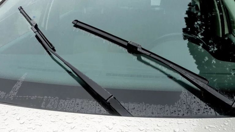 Aquí encontrarás los limpiaparabrisas más baratos para tu coche