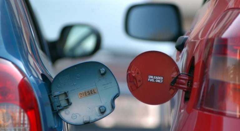 Esto es lo que le pasa a tu coche cuando conduces en la reserva