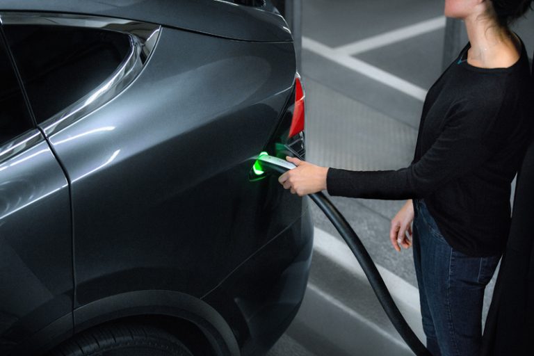 Estos son los coches eléctricos más vendidos del año, con el Tesla Model 3 a la cabeza