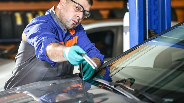 Limpiaparabrisas: la DGT te dice cuándo tienes que cambiarlos