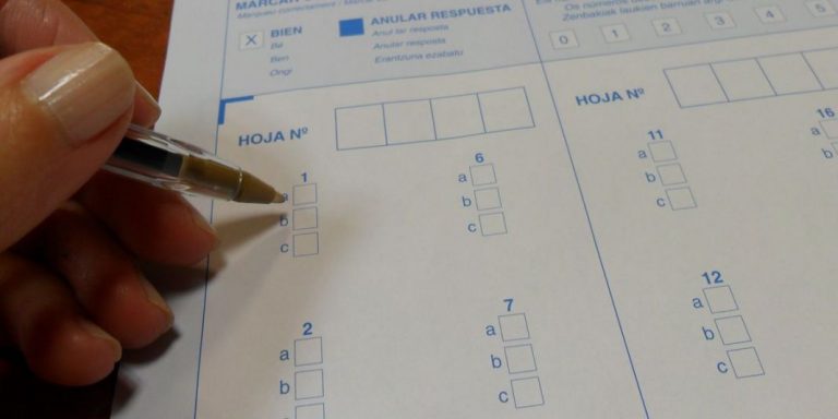 La DGT vuelve a retarnos con un nuevo test de conducir: ¿Serías capaz de aprobar?