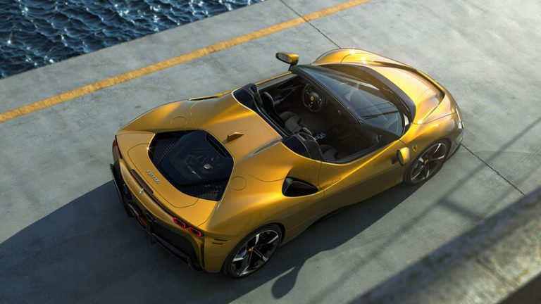 Ferrari pisa el acelerador de sus deportivos electrificados