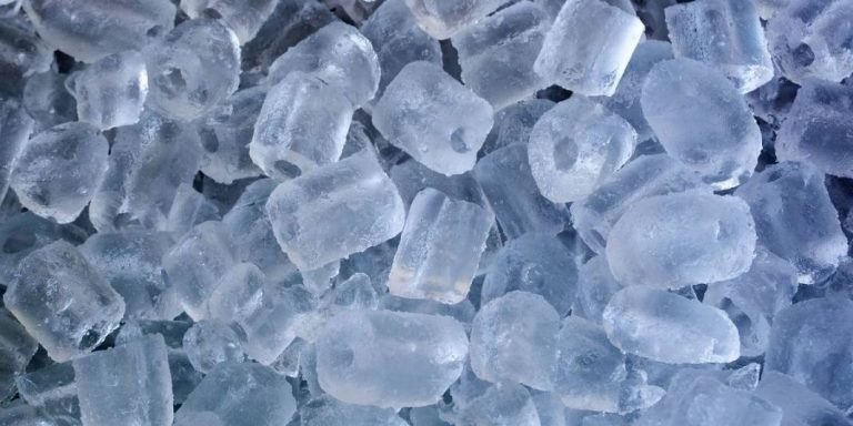 Consejos y reglas específicas de la DGT para conducir con hielo