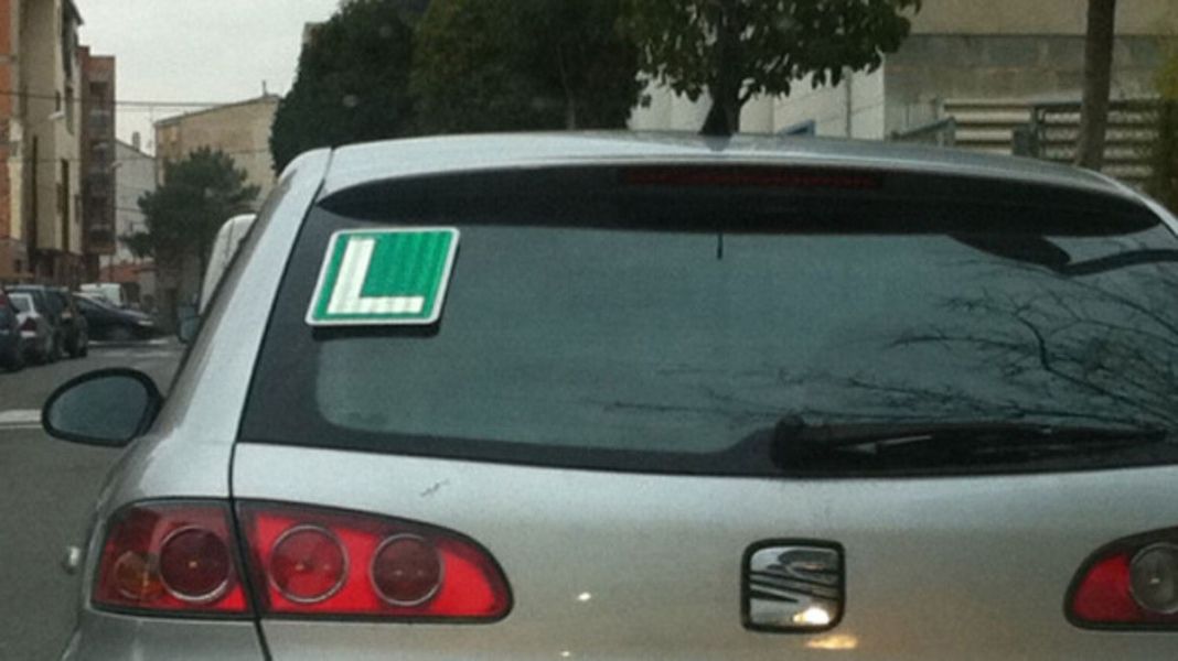 La importancia de la letra L en el coche
