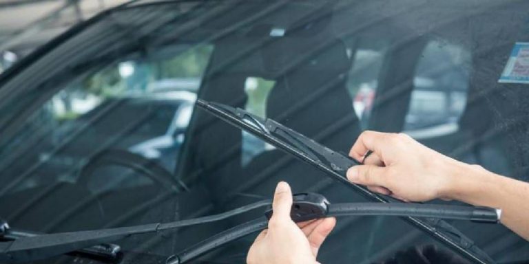 ¿Cuándo tengo que cambiar los limpiaparabrisas de mi coche?