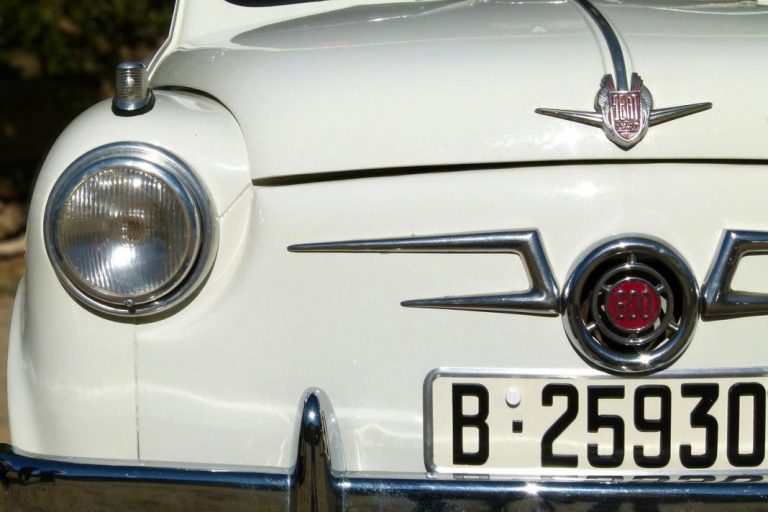 Seat: ¿De dónde viene su nombre y qué significa su logo?