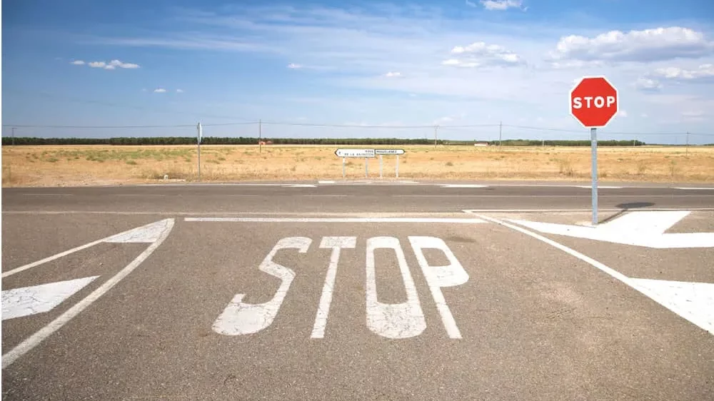 Stop, no significa ceder el paso