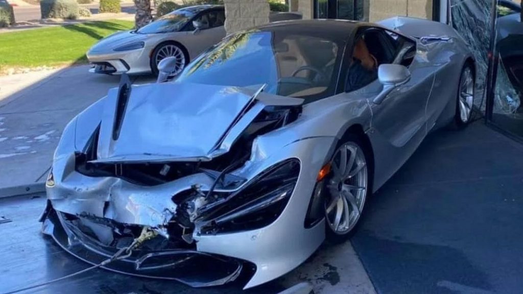 Este llavero te puede salvar la vida: Lo tienes en Amazon por menos de 2 euros la unidad 3 Motor16 deportivo chocado