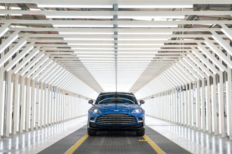 El SUV más potente del mundo sale con destino a su nuevo hogar