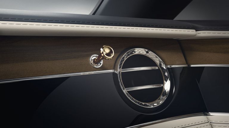 El oro de 18 quilates llega al interior de los Bentley más exclusivos