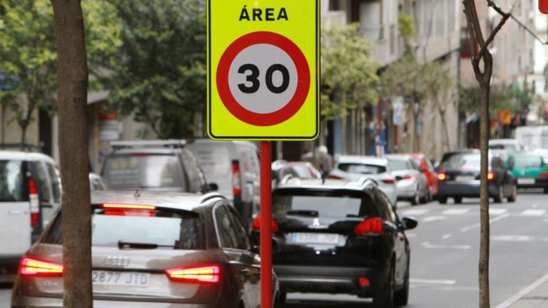 Casi la mitad de los conductores no respeta el límite urbano de 30 km/h