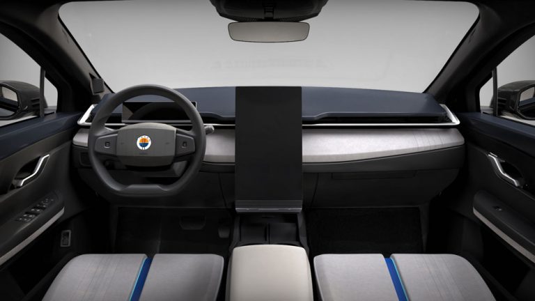 Tiembla Tesla Model Y: este SUV eléctrico ha llegado a Europa con más autonomía y un precio más bajo