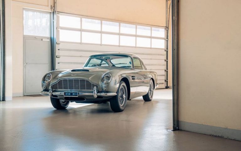 Este Aston Martin DB5 fue de Sean Connery y ahora puede ser tuyo