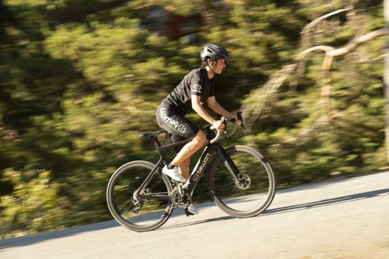 Las bicis, skates y tablas de surf eléctricas de BEWATT cuentan con Cetelem