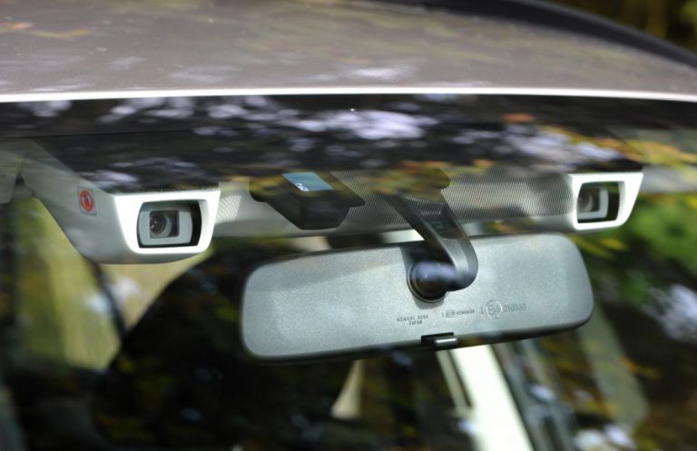 Llevar una cámara en el coche: ¿Es legal?
