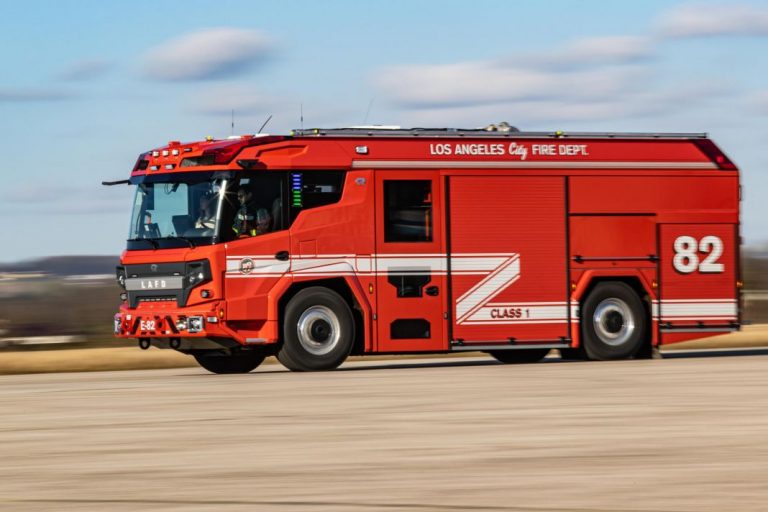 El mítico camión de bomberos norteamericano se hace eléctrico
