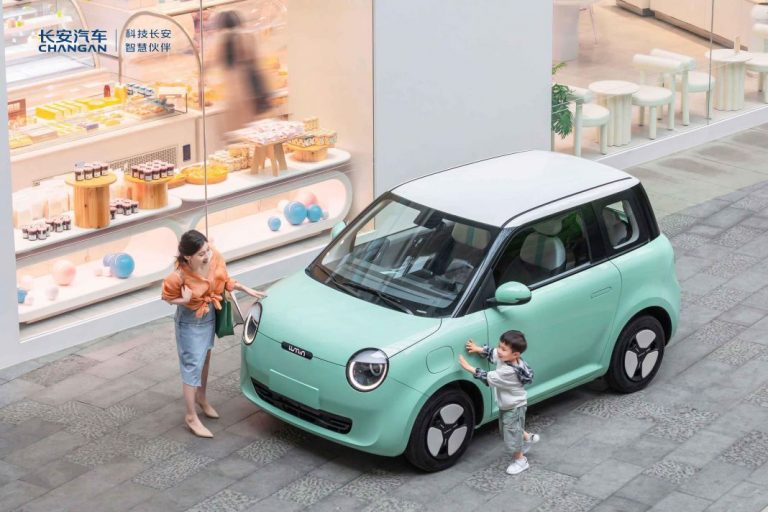 El diminuto eléctrico Changan Lumin Corn domina la ciudad