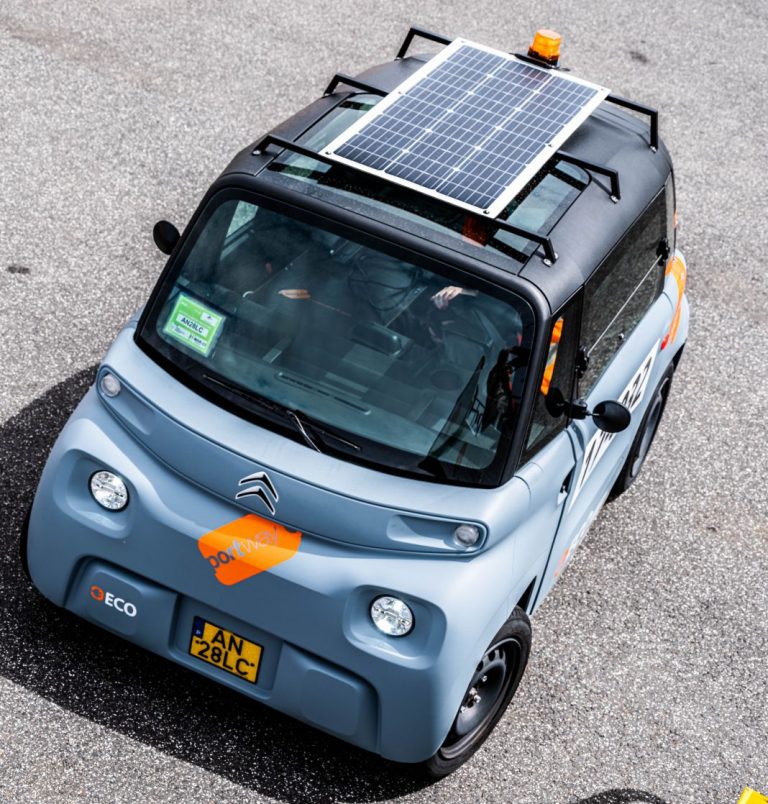 El Citroën AMI monta paneles solares