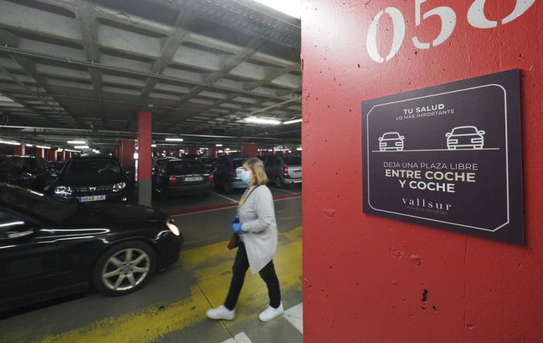 ¿Te pueden multar en el garaje de un centro comercial?