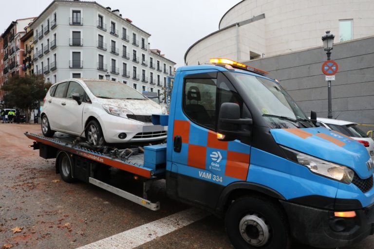 Esto es lo que debes hacer si la grúa se lleva tu coche