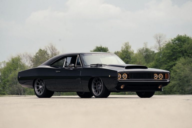 SpeedKore Performance engendra este salvaje Dodge Charger 1968 Hellucination