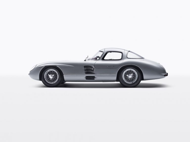Vendido por 135 millones de euros: el Mercedes 300 SLR se convierte en el coche más caro de la historia