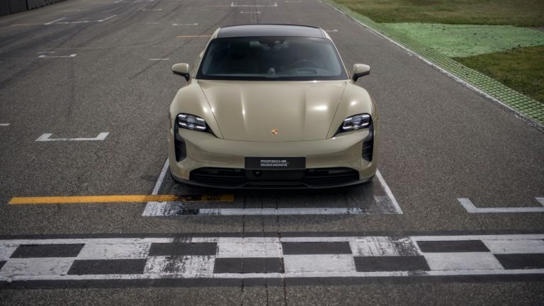 Porsche rinde homenaje al circuito de Hockenheim con este Taycan GTS