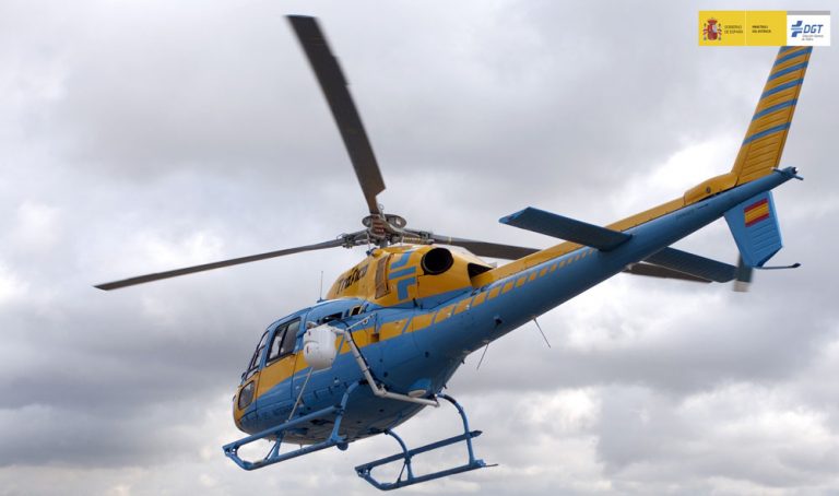 La DGT estrena nuevos helicópteros Pegasus. Así puedes distinguirlos para que no te multen
