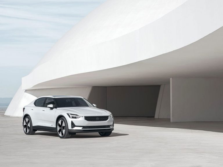 Llega a España Polestar 2, el depredador del Tesla Model 3
