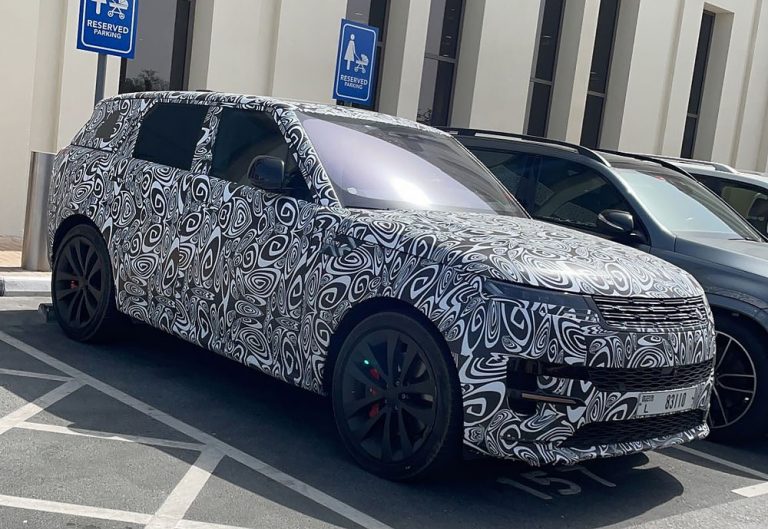 El super Range Rover Sport lo enseña casi todo