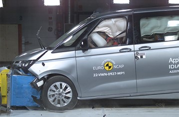 REM16 VW Buzz Crashtest 05