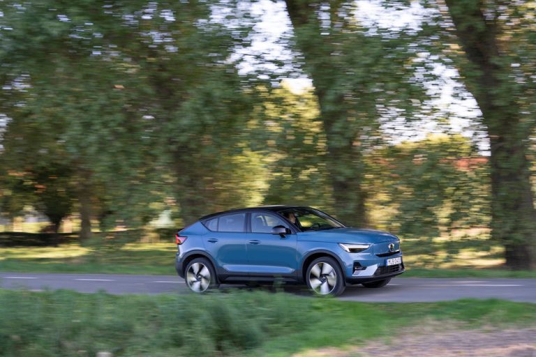 Volvo inicia su nueva era con el C40