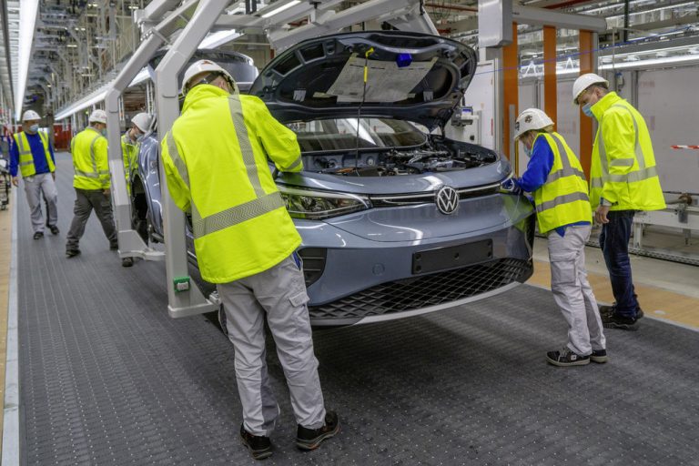 VW invierte 1.000 millones de euros en su fábrica de Emden, Alemania, para su completa electrificación