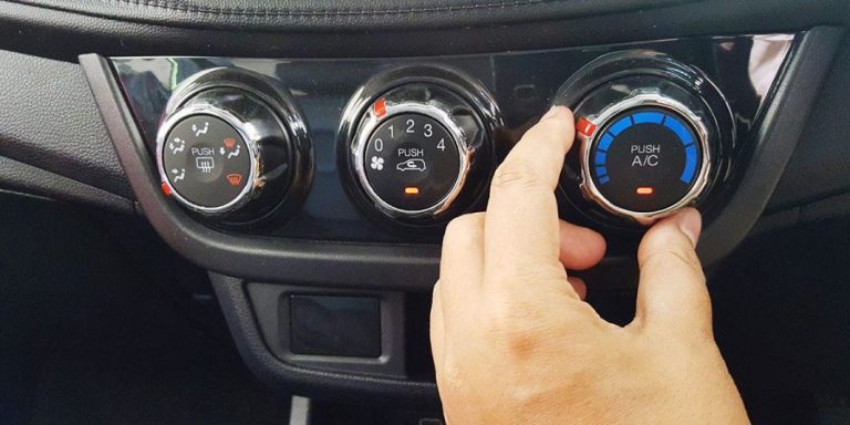 El botón de tu coche que no sabías para qué era, hasta hoy