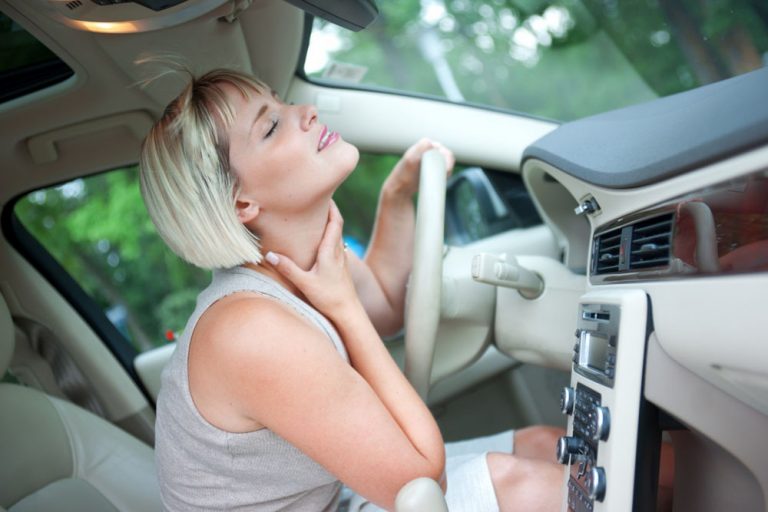 Conducir con calor: estos son los riesgos a los que te enfrentas