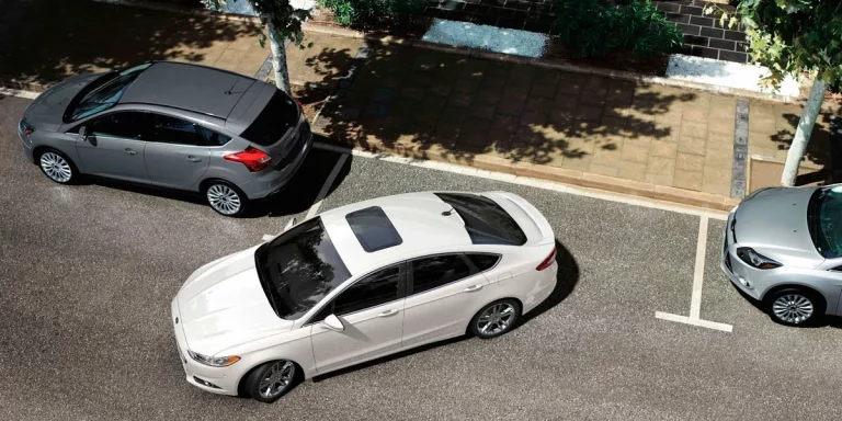 El motivo por el que debes mover el coche a menudo en verano