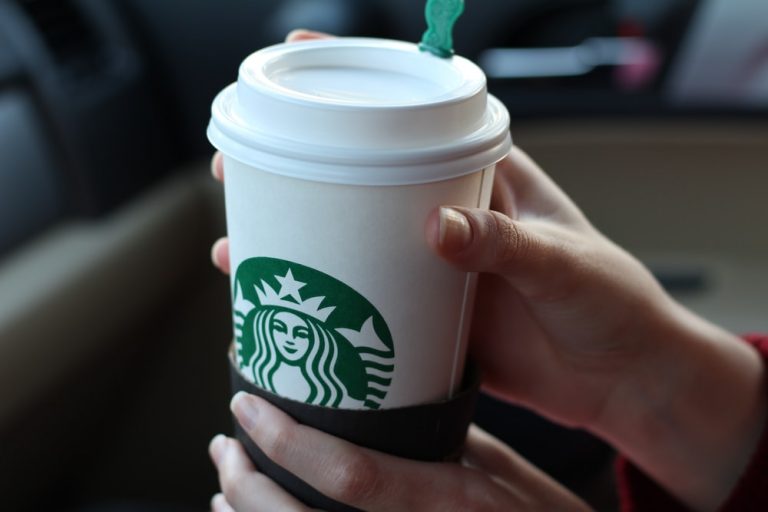 El café reduce el nivel de alcohol: ¿Es verdad?