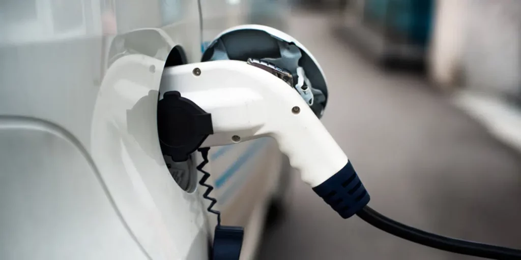 ¿Cuánto tarda en cargar un coche eléctrico?