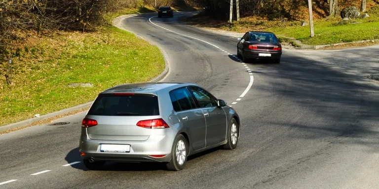 DGT: la multa por circular cerca del coche de delante