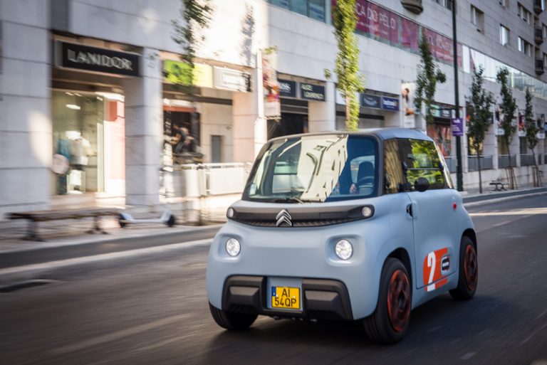 Compras la casa y te regalan el coche eléctrico