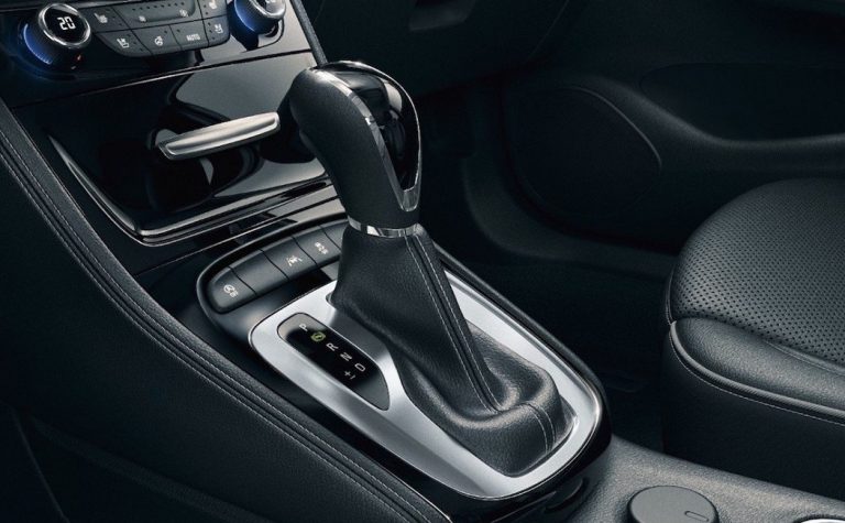 P, N, R, D… Este es el significado de las letras del cambio automático en tu coche