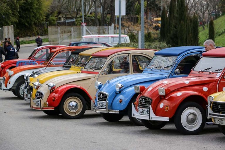 La suerte de tener un coche histórico para circular por las Zonas de Bajas Emisiones ZBE