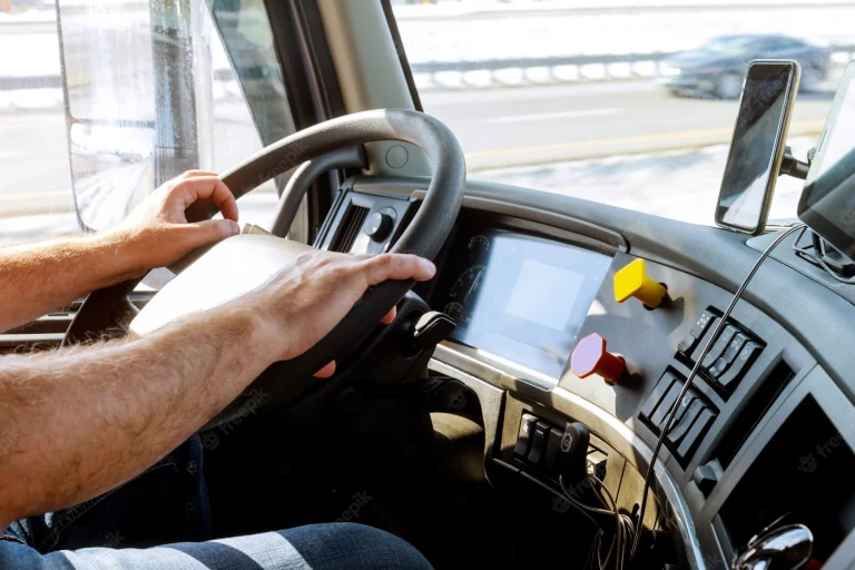 La multa de 1.000 euros que puede ponerte la DGT tras una cena: cómo afecta a conductores profesionales