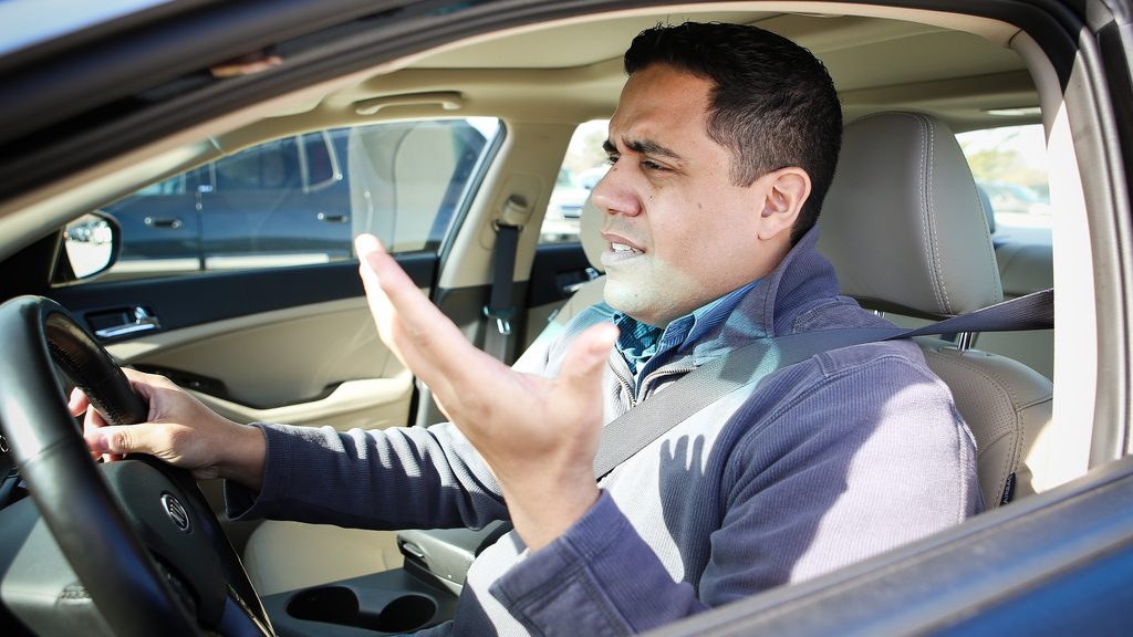 Estas son las obligaciones que tienen los conductores noveles