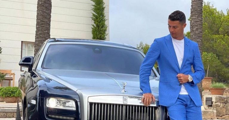 Así de impresionante es el nuevo Ferrari de CR7, que cuesta la mitad que su reloj